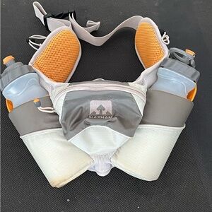 Nathan hydration belt with 2 water bottles